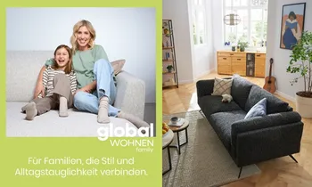 Sofa grau 3 Sitzer auf schwarzen Füßen mit kleinen Kissen